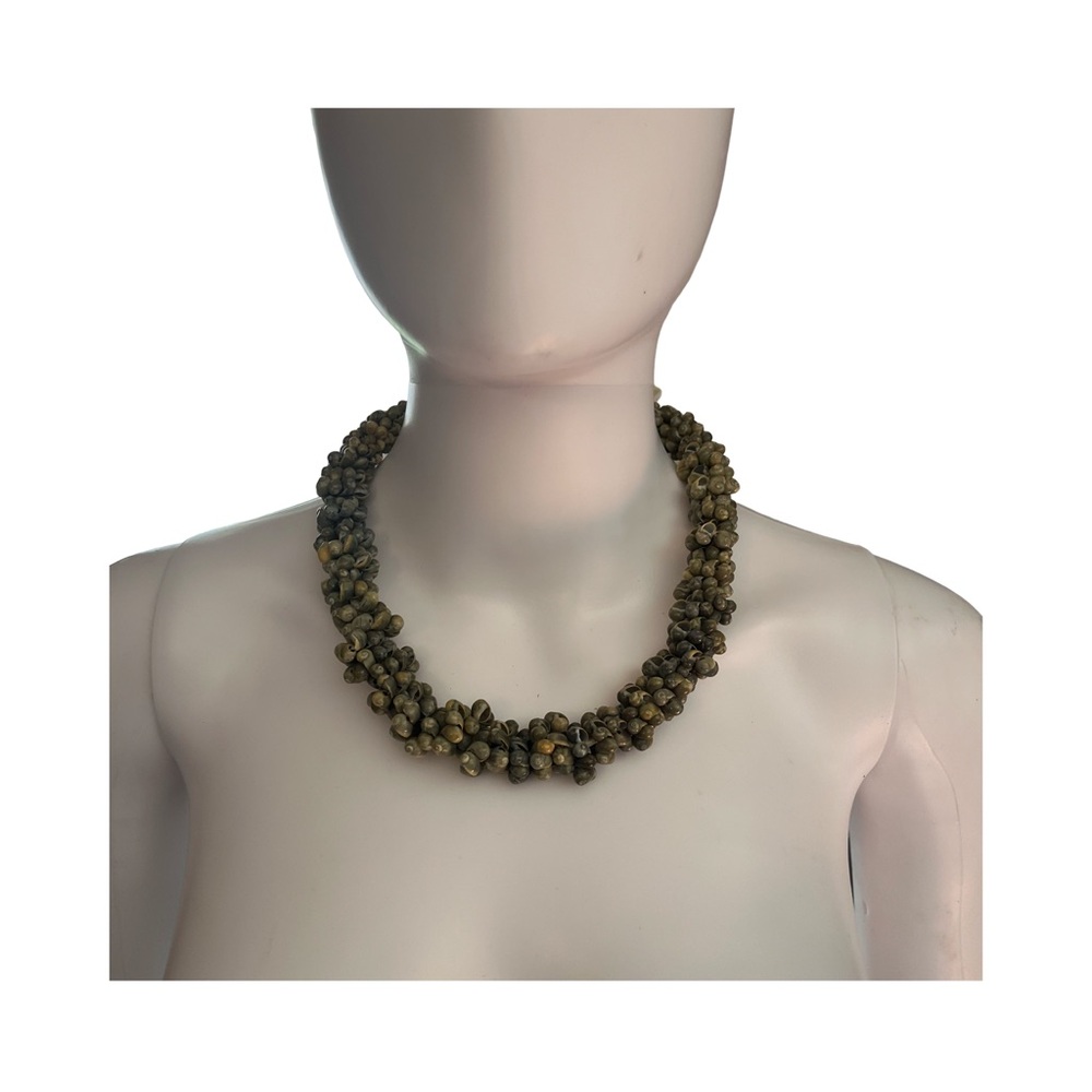 #5 Shell Necklace - Picture 3 of 5